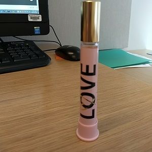 Victoria's Sicret LOVE, edp, 7ml, roller ball.